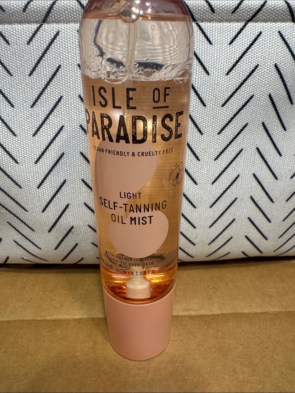 Isle of Paradise Light Self-Tanning Oil Mist